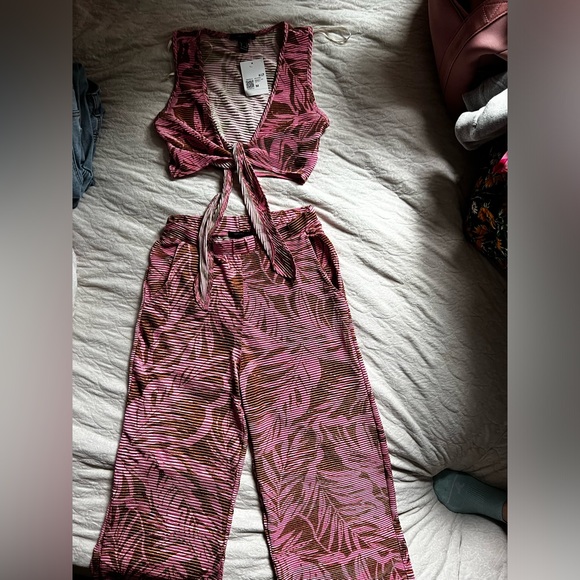 Forever 21, NWT, tropical, two piece, brown and pink set - Picture 2 of 7